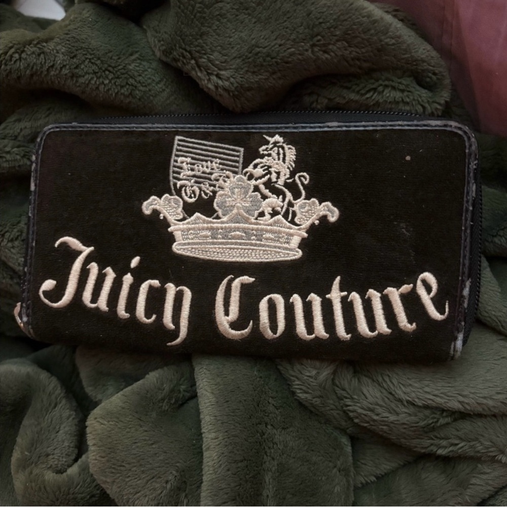 Vintage Juicy Couture Black and White Large Wallet Pocketbook